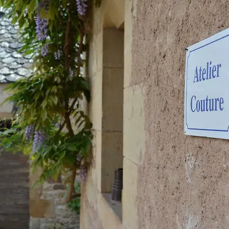 La Cour Pavee Holiday home Sebrazac