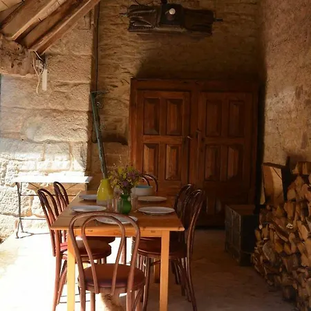 La Cour Pavee Holiday home *