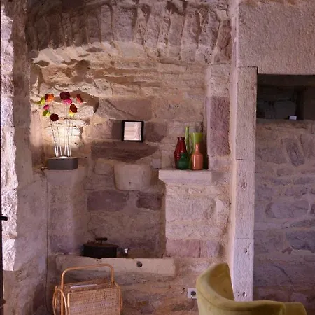 La Cour Pavee * Sebrazac