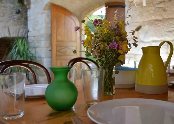 La Cour Pavee Sebrazac